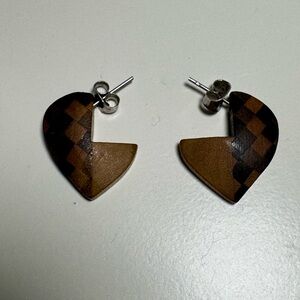 Geometric Heart Earrings in Brown and Black‎